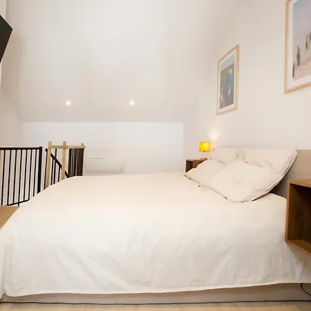 Montsejour - T2 Climatise Avec Filet Et Fauteuil Suspendu Apartment